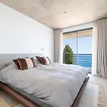 Villa Neuve, Proche Monaco *